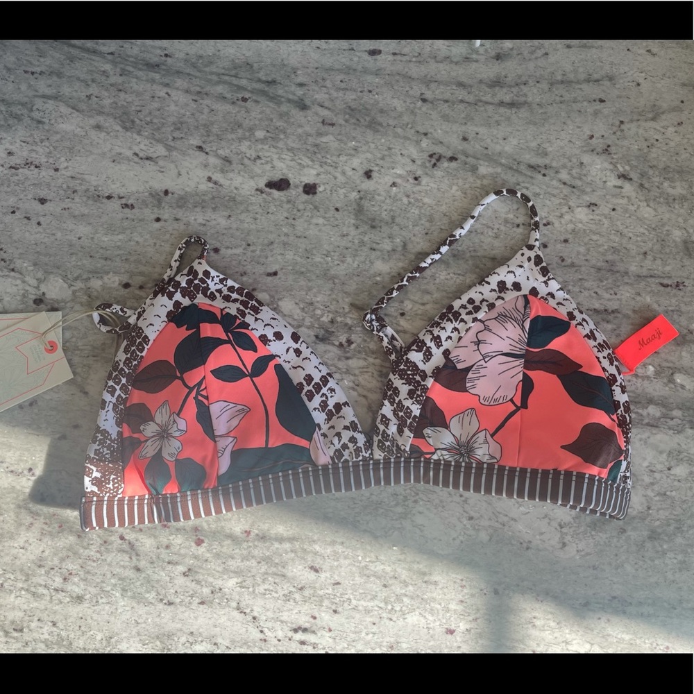 🆕 Maaji bikini top - Reversible- brand new with tags! 👙
